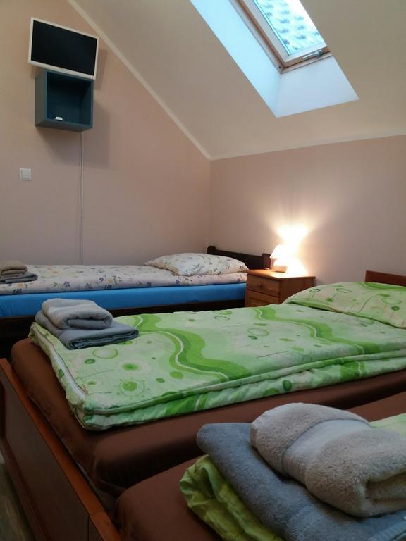 Noclegi Avoca Pyrzowice Exterior foto